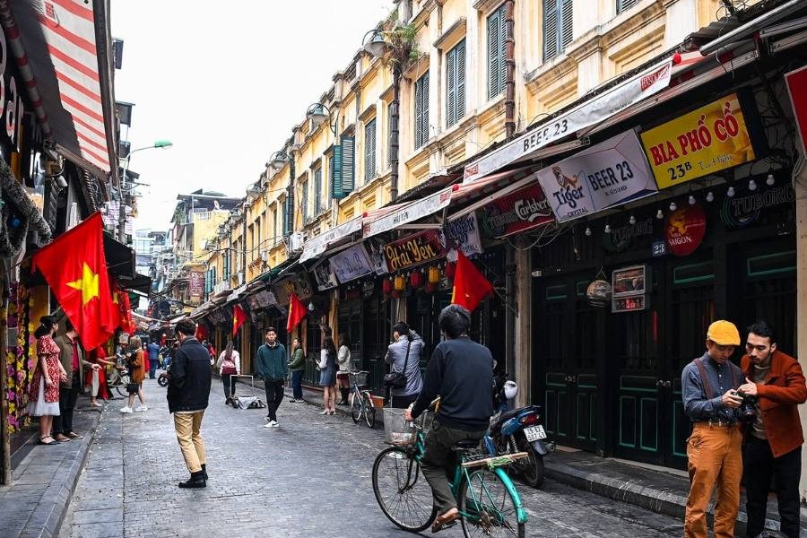Motorbikes and street life in the Hanoi Old Quarter